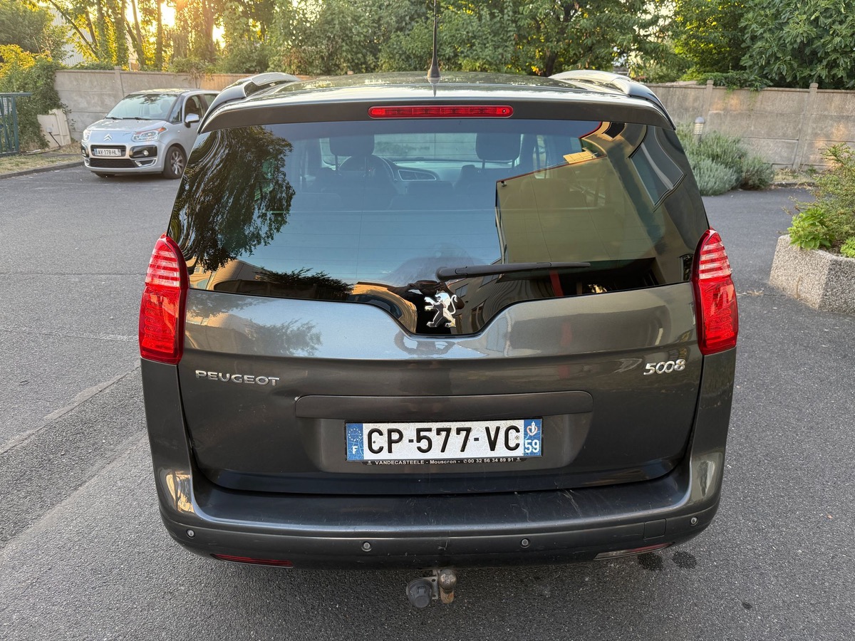Peugeot 5008 1.6 HDI 112 CV style 1er main 7 place 4XCBLeut