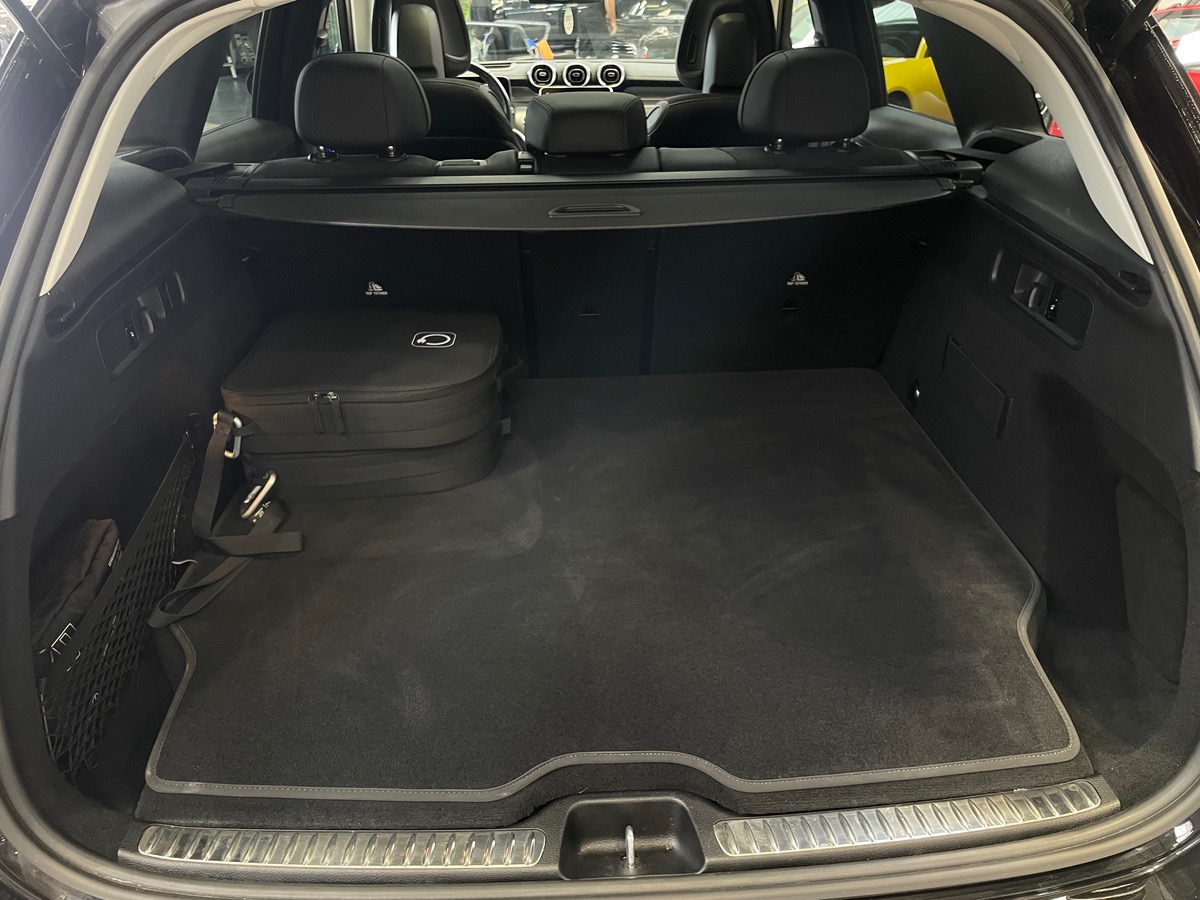 Mercedes Benz GLC 300E EQ POWER 4MATIC 9G-TRONIC - AMG LINE - ENTRETIEN CONSTRUCTEUR - 1ERE MAIN