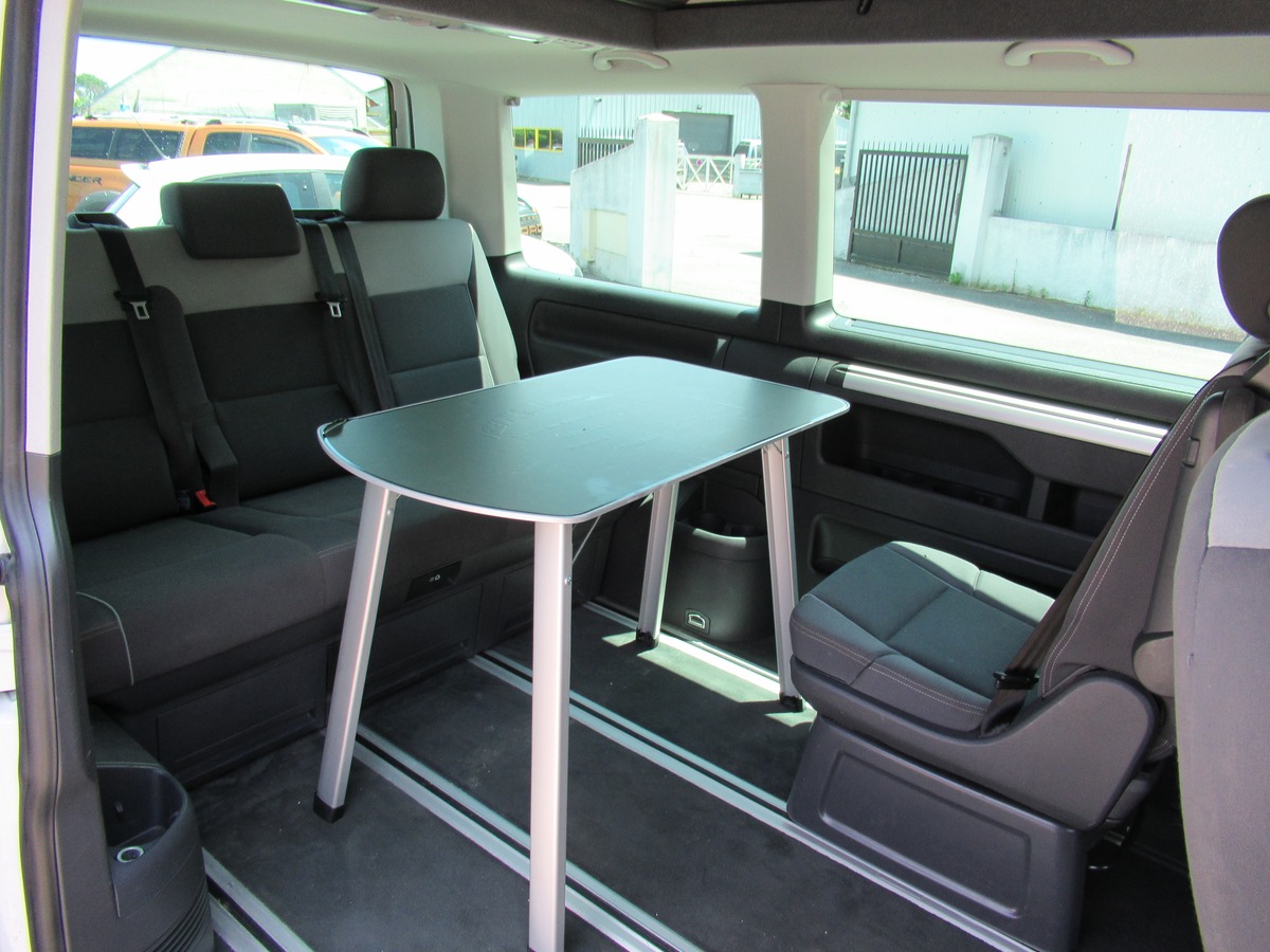 Volkswagen Multivan T5 2.0 TDI 140 TOIT RELEVABLE