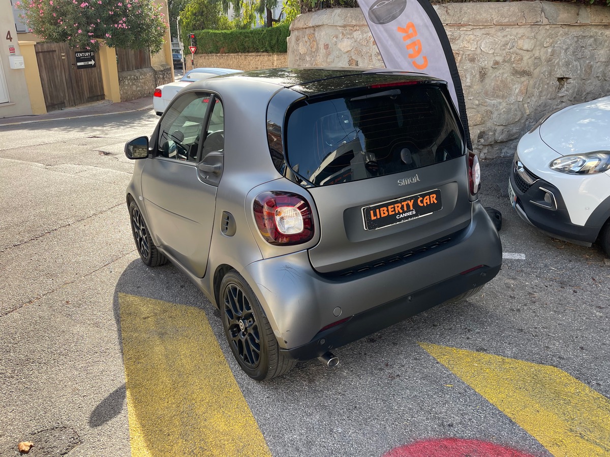 Smart FORTWO 90 CV / Gris Mat / Prime / Jantes Noires / Toit Panoramique / Caméra