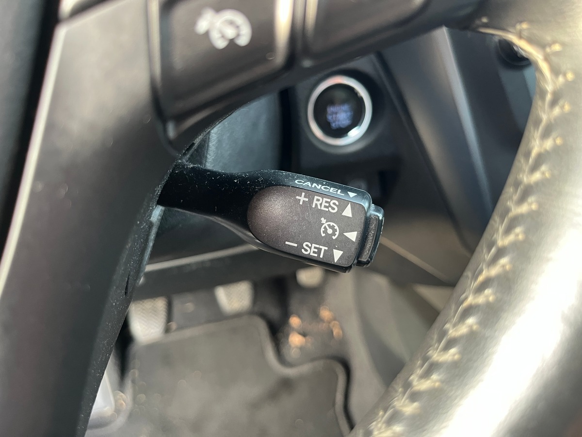 Toyota Avensis SW 2.0 D-4D 143ch, EXECUTIVE, ATTELAGE, RADAR, SIEGES CHAUFFANT, TOIT PANORAMIQUE