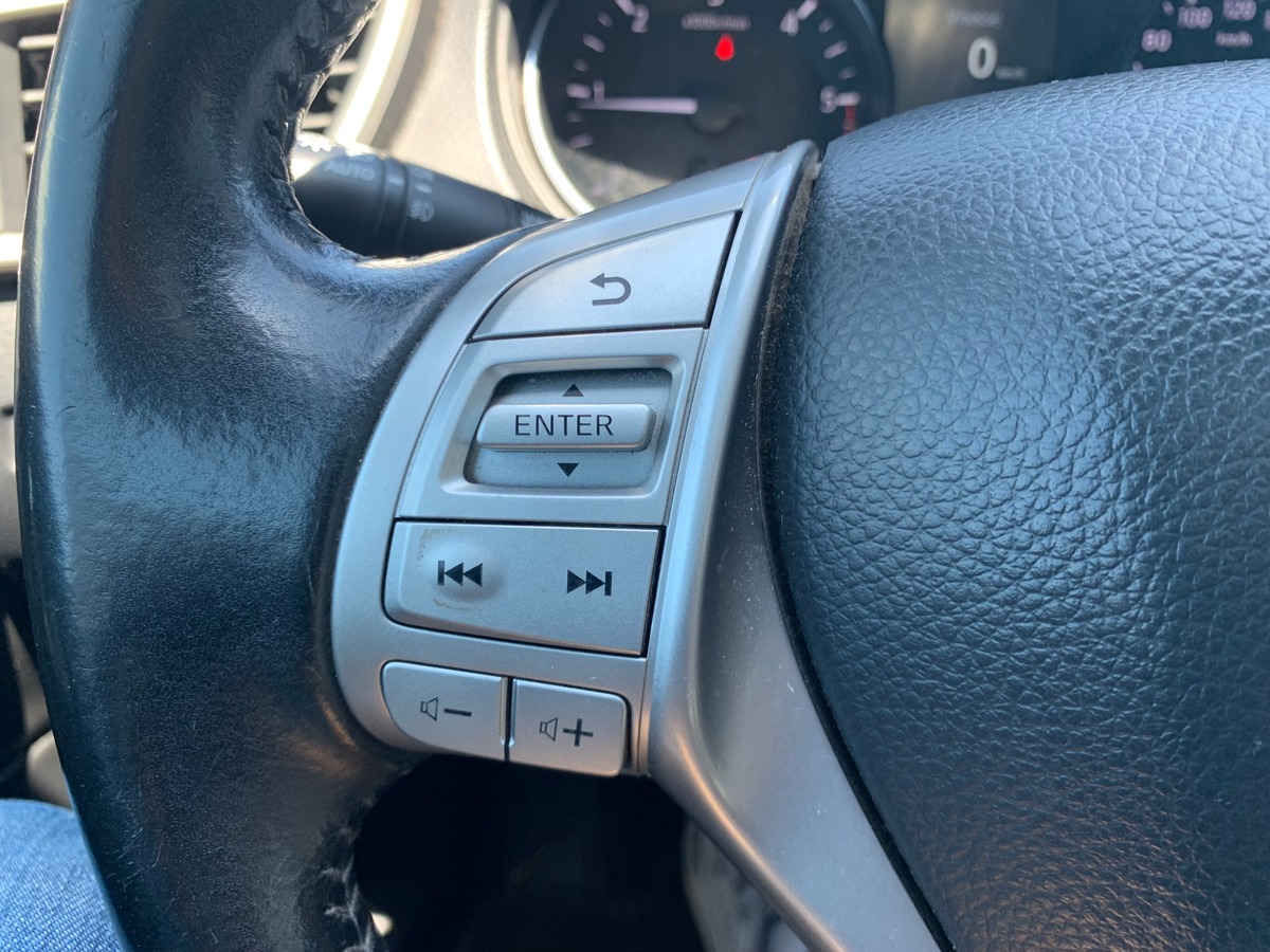 Nissan Qashqai 130 ch | Tekna | Toit panoramique | Caméra de recul | Régulateur vitesse | Attelage