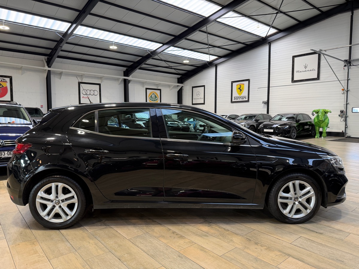 RENAULT Megane IV Blue DCI 115 cv EDC Business