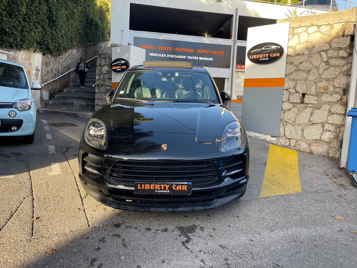 Porsche Macan 2.0 245 CV AWD / Pack Chrono / Toit Ouvrant / Pack Black /Echappement Sport/Jantes 911