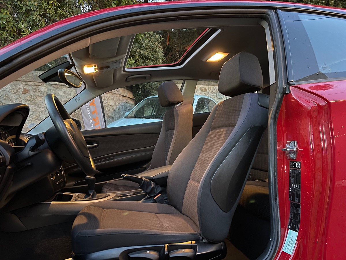 Bmw Série 1 116 i 122 CV / KM réel / Toit Ouvrant / Clim / sièges Chauffants / Radar