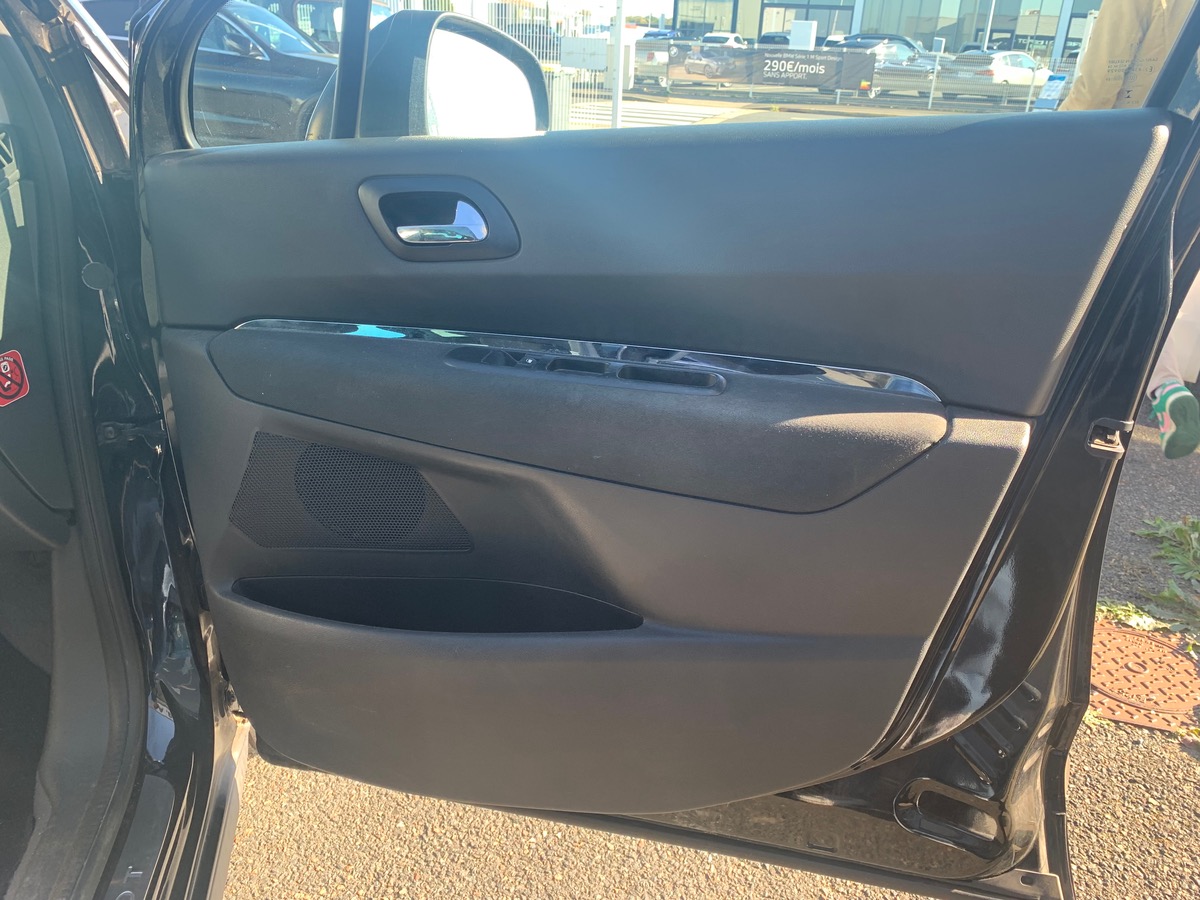 Peugeot 3008 115 ch | ACTIVE | GPS | Radar stationnement arriére | Toit Panoramique | Bluetooth