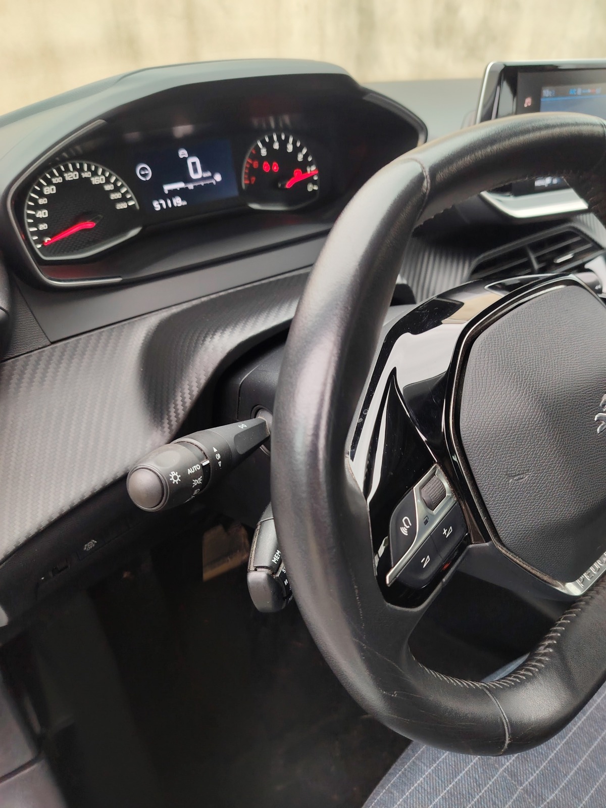 Peugeot 208 1.5 HDI 100 PREMIUM 2 PLACES (SOCIETE )