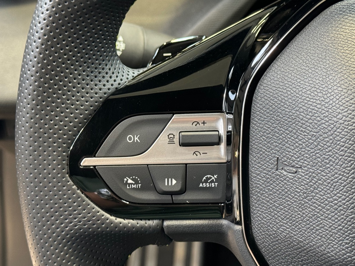 Peugeot 308 130CV GT EAT8 TOIT OUVRANT PANORAMIQUE l