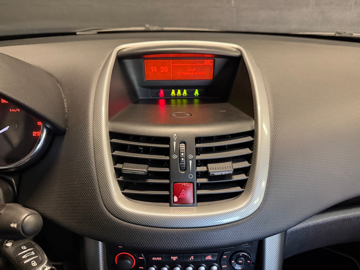 Peugeot 207 1.6 VTI 120CH Premium Pack / 5 portes / Clim auto