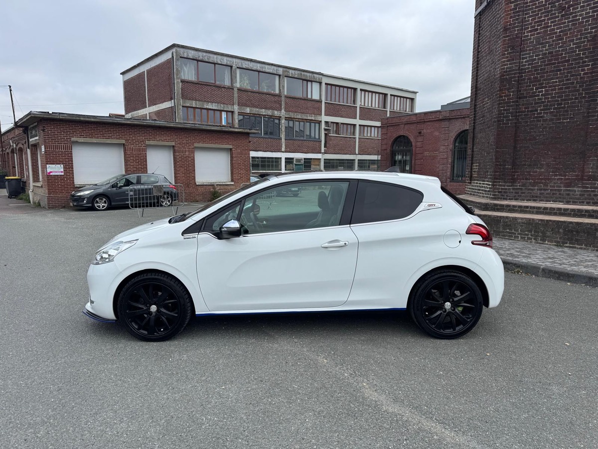 Peugeot 208 1.6 e-HDi 115cv Allure - Garantie