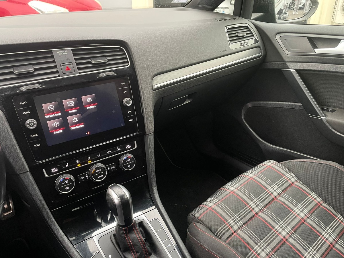 Volkswagen Golf 7.5 GTI PERFORMANCE 2.0 TSI 245  DSG7 5P