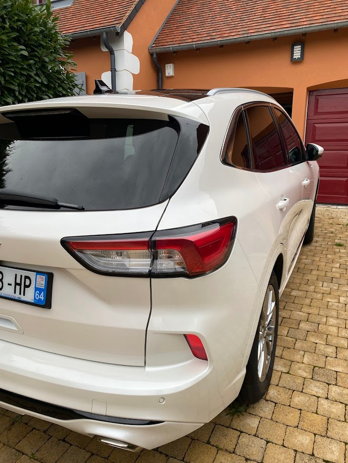 Ford KUGA PHEV 183 ch | VIGNALE | Toit Panoramique | Attelage | Roue secours | Pack Technologique