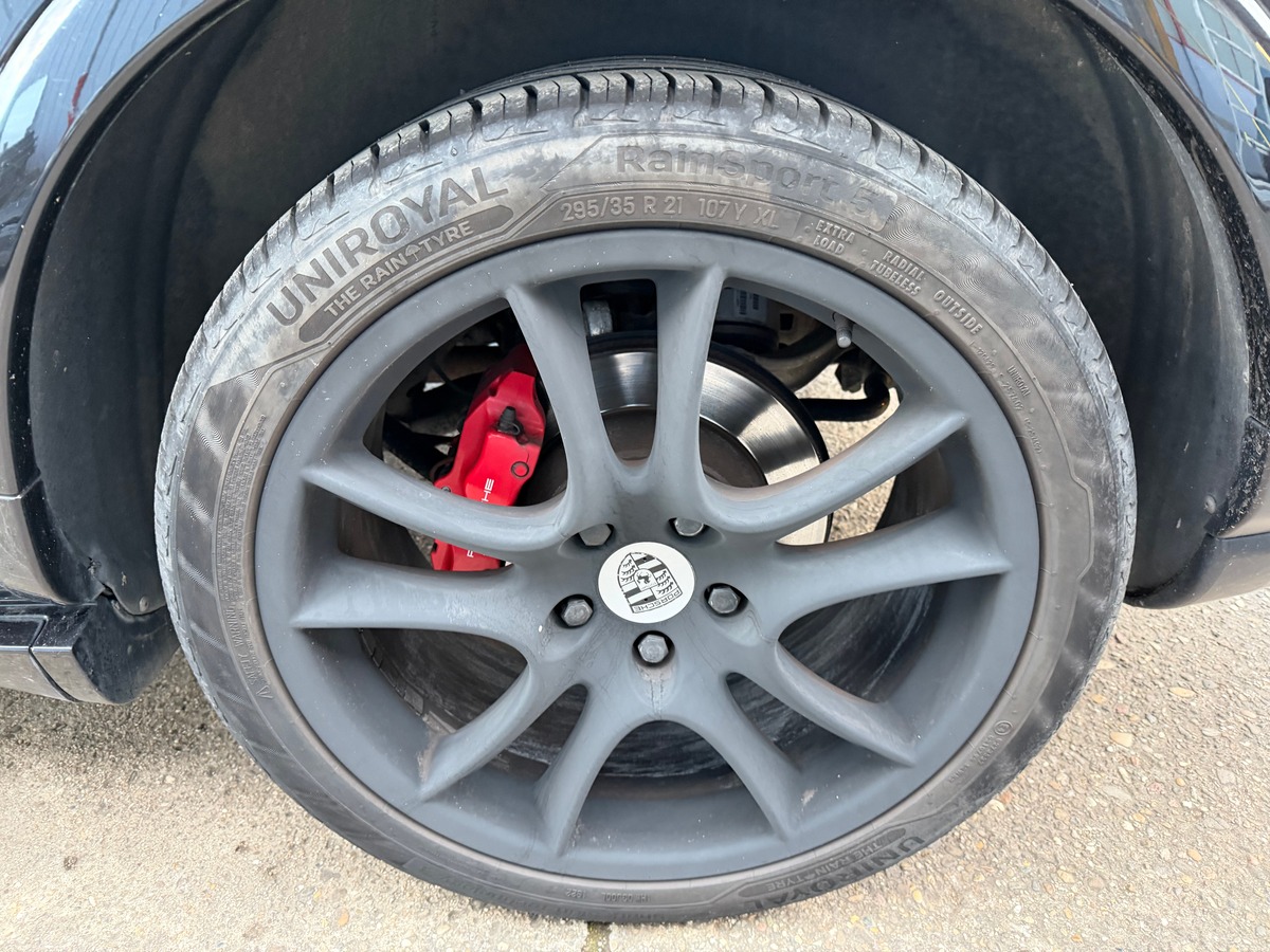 Porsche Cayenne GTS 4.8 V8 TIPTRONIC / TOIT OUVRANT / SIEGES AV CHAUFFANT / HAYON ELECTRIQUE