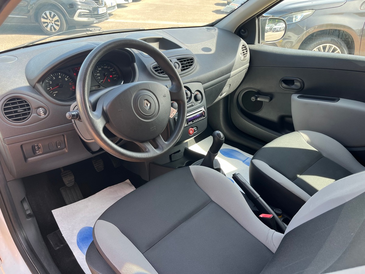 RENAULT Clio III Phase 2 1.2 i eco2 75 ch