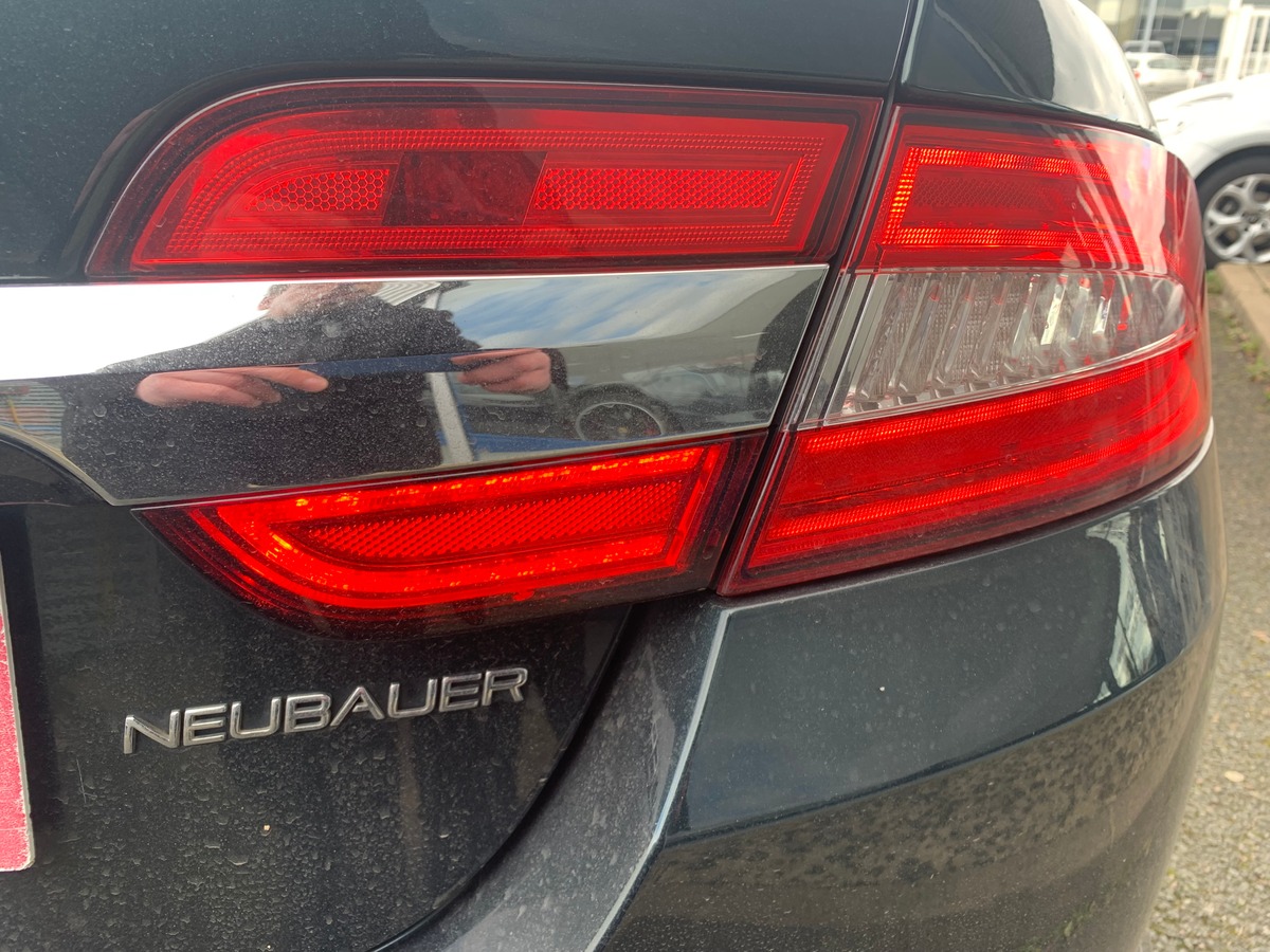 Jaguar XF 240 ch | V6 | R-Sport | Caméra recul | Sièges sport | Régulateur vitesse | GPS | Bluetooth