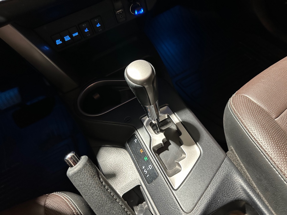 Toyota RAV4 IV Phase 2  SILVER EDITION 2.5 VVTi 16V 197 Hybrid 2WD E-CVT 155 cv