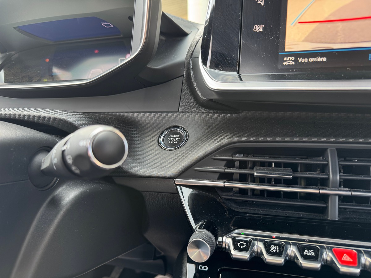 Peugeot 208 II Allure 1.2 100 cv / i-cockpit