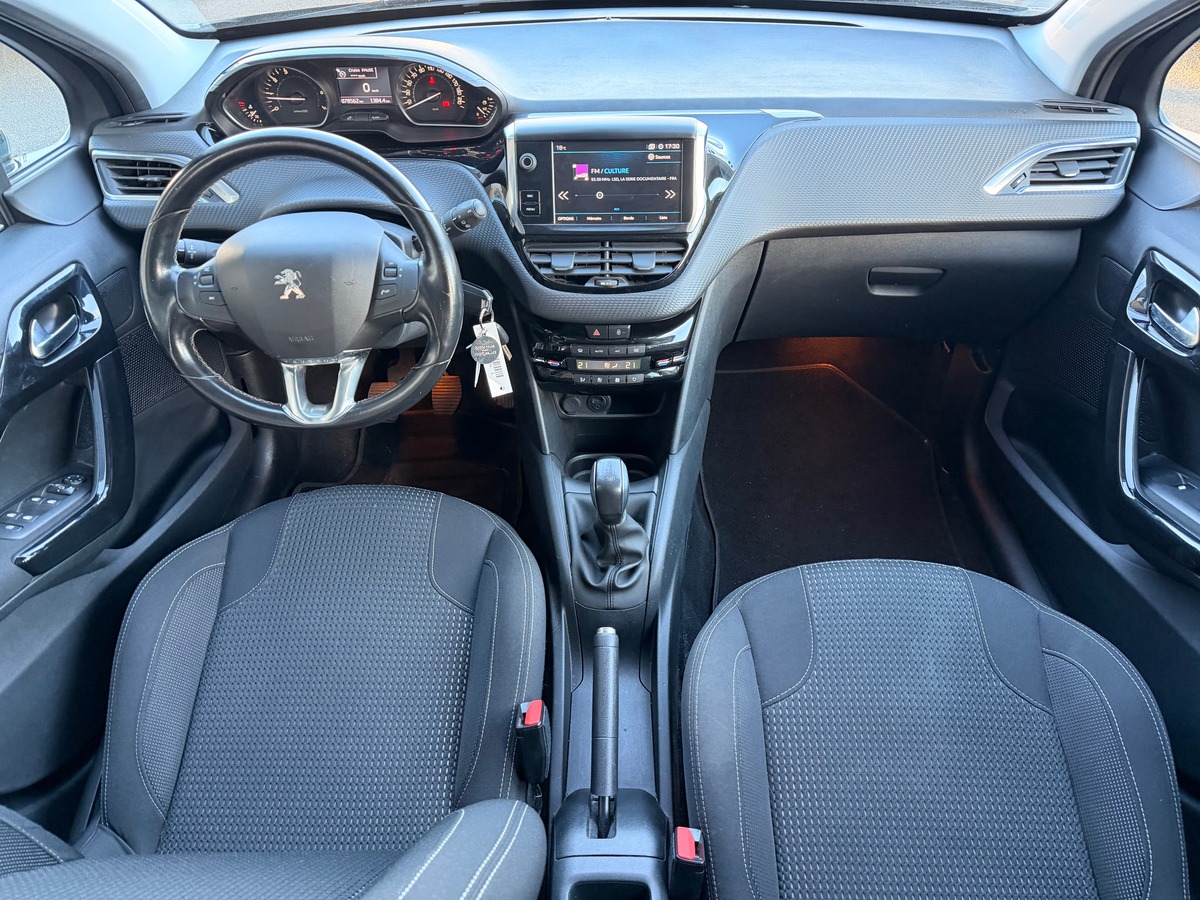 Peugeot 208 Allure 1.2 110 cv BVM5 - Distribution OK / 1ère main