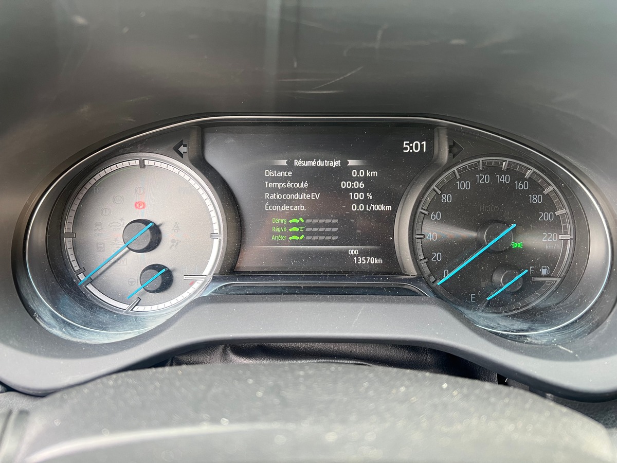 Toyota RAV4 Toyota Venza Hybrid 2.5l 222ch - équivalent RAV4 - sièges chauffants / caméra de recul