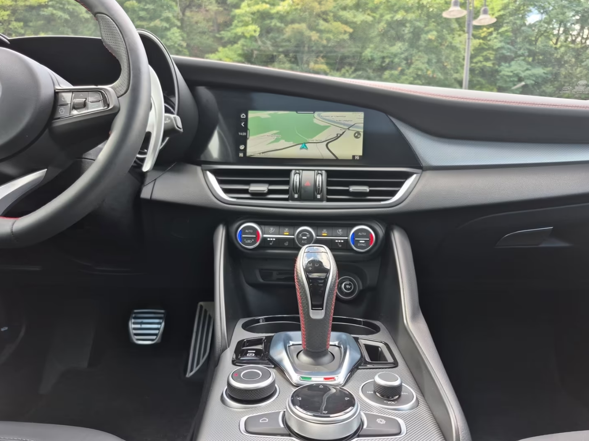 Alfa Romeo Giulia 2.0T 280ch Competizione Q4 AT8 Toit ouvrant Harman-Kardon