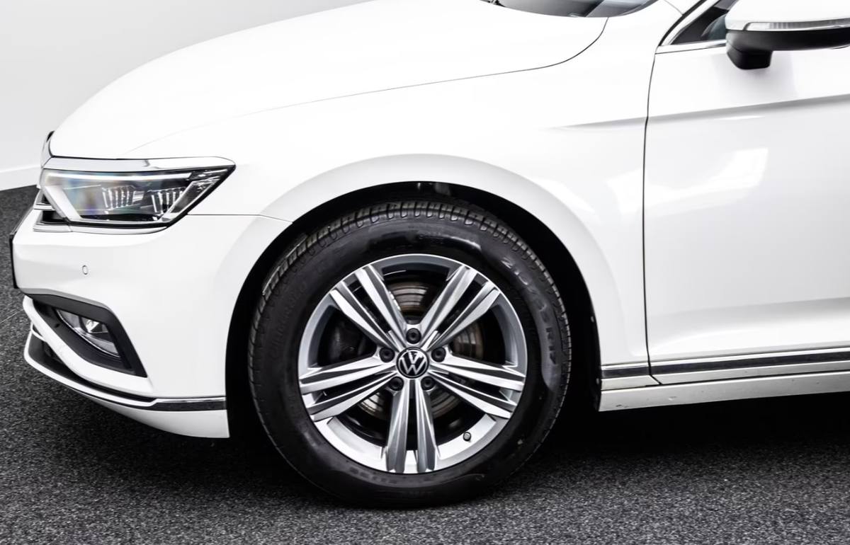 Volkswagen Passat SW VIII 2.0 TDI EVO 200ch Elegance 4Motion DSG7 Toit ouvrant Attelage