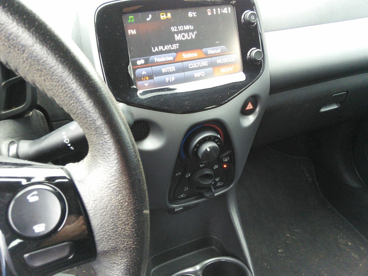 Toyota Aygo 1.0 72CH VVTI X-PLAY 5P CLIM