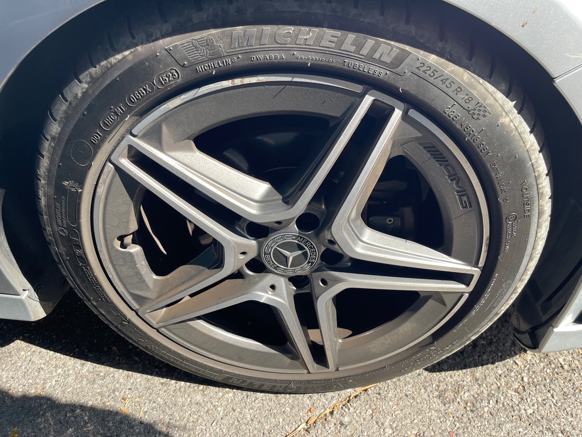Mercedes Benz Classe A 200 i 163 CV / AMG Line / Toit Ouvrant / Pack Ambiance / Caméra 360°