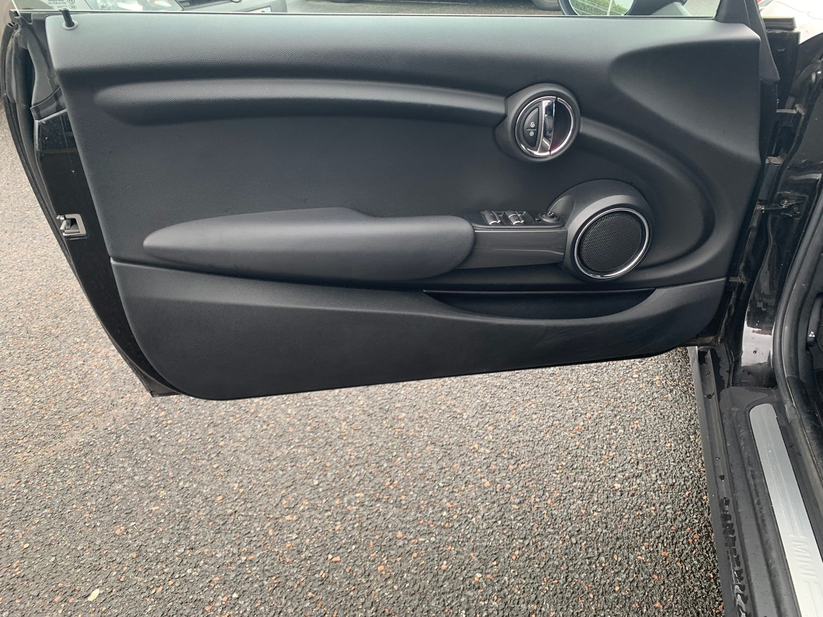 Mini Minicooper 136 chevaux | Chili | Pack Connected Navigation | Volant Sport gainé cuir MINI Yours