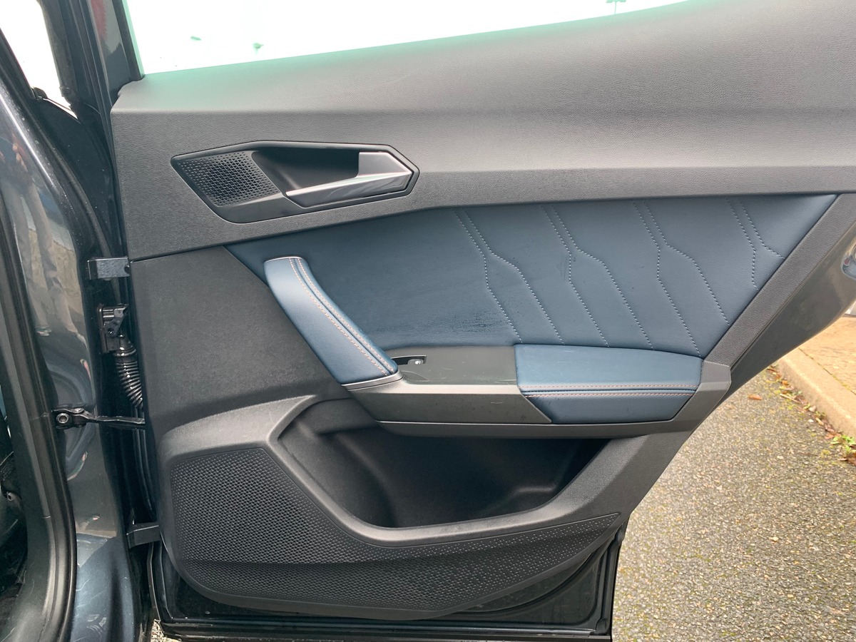 Cupra FORMENTOR E-HYBRID 204 | Business Edition | Cuir | Apple Car Play | Toit ouvrant panoramique