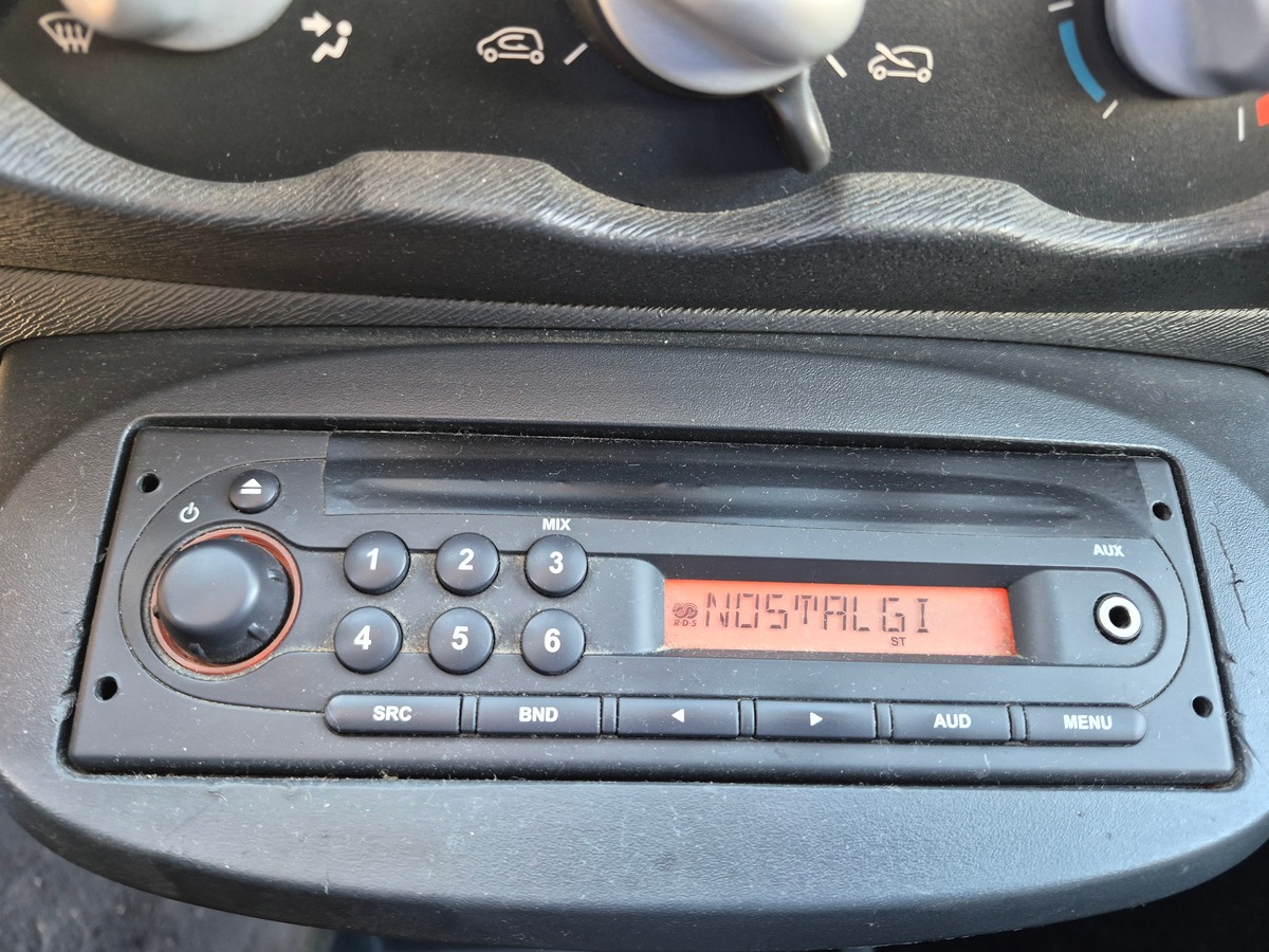 RENAULT Twingo II 1.2 16V LEV ACCESS