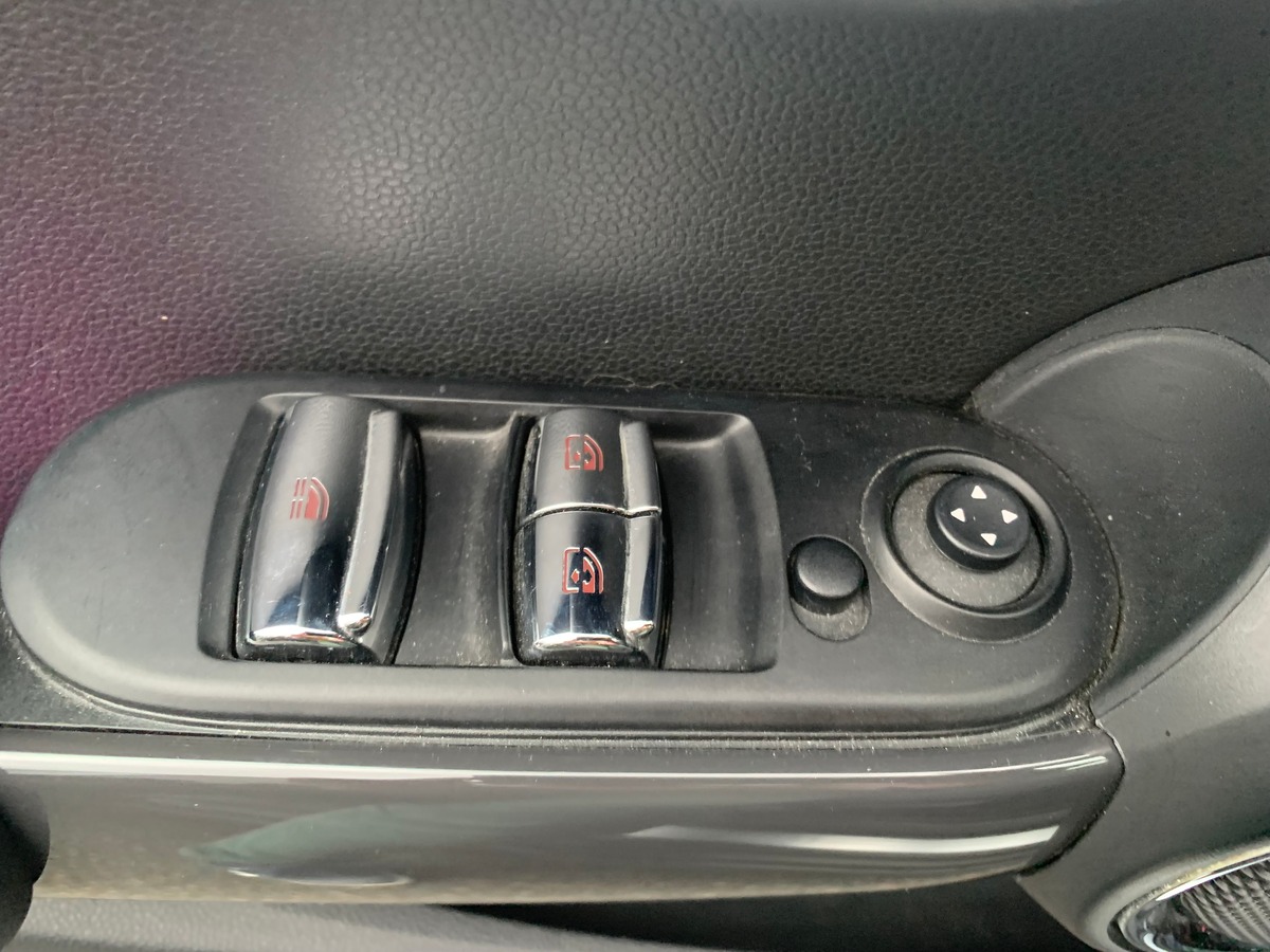 Mini Minicooper 136 chevaux | Chili | Pack Connected Navigation | Volant Sport gainé cuir MINI Yours