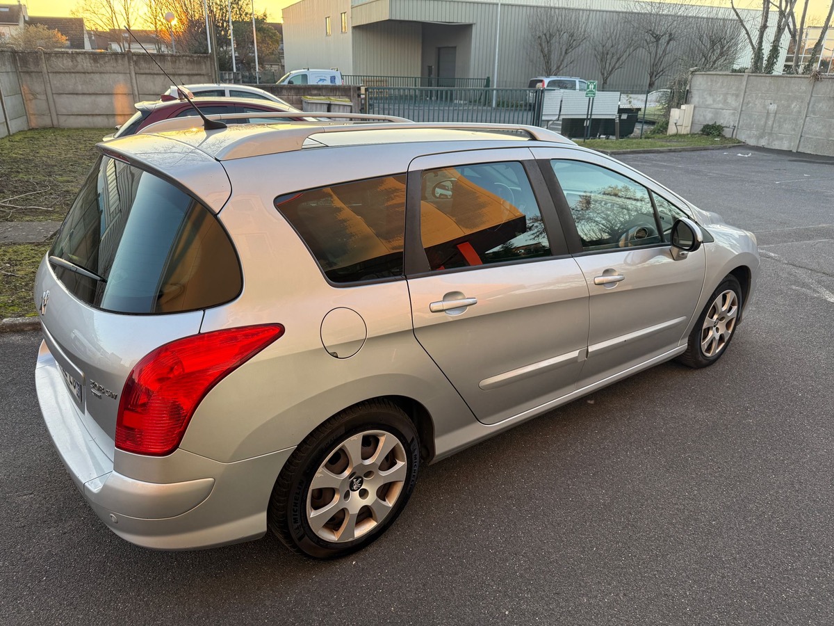 Peugeot 308 SW 1.6 e-HDI 115 CV active 7 places  crit2