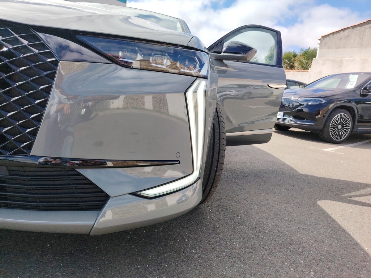 Citroën DS4 bleuehdi 130 performance line + eat8 ( 5500 € d options )