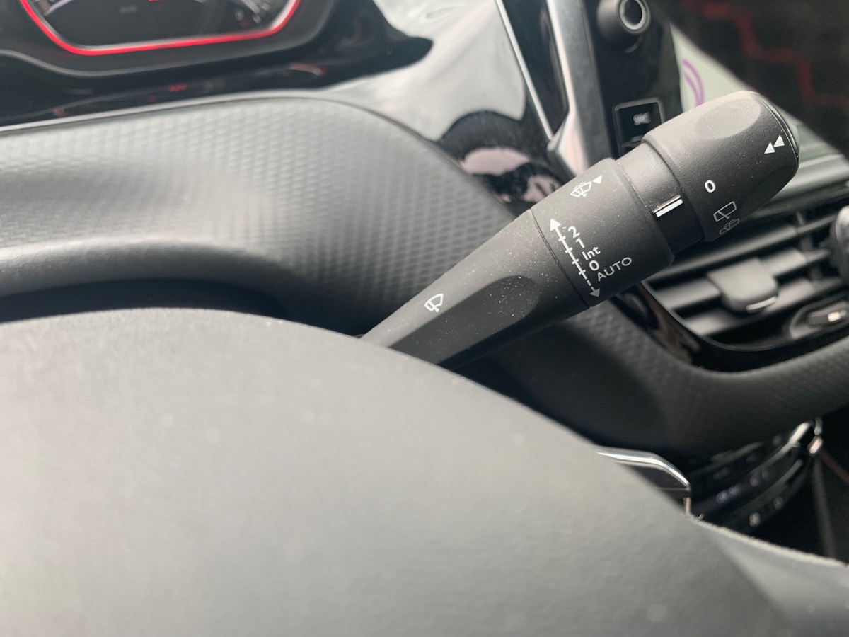 Peugeot 2008 GT LINE | 120 CHEVAUX | Caméra recul | Boite Automatique |  Garantie 20/12/2025