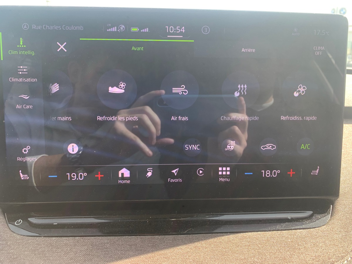 Skoda Enyaq 180 chevaux | iV60 | Apple car Play | Régulateur vitesse adaptatif | Siéges chauffants