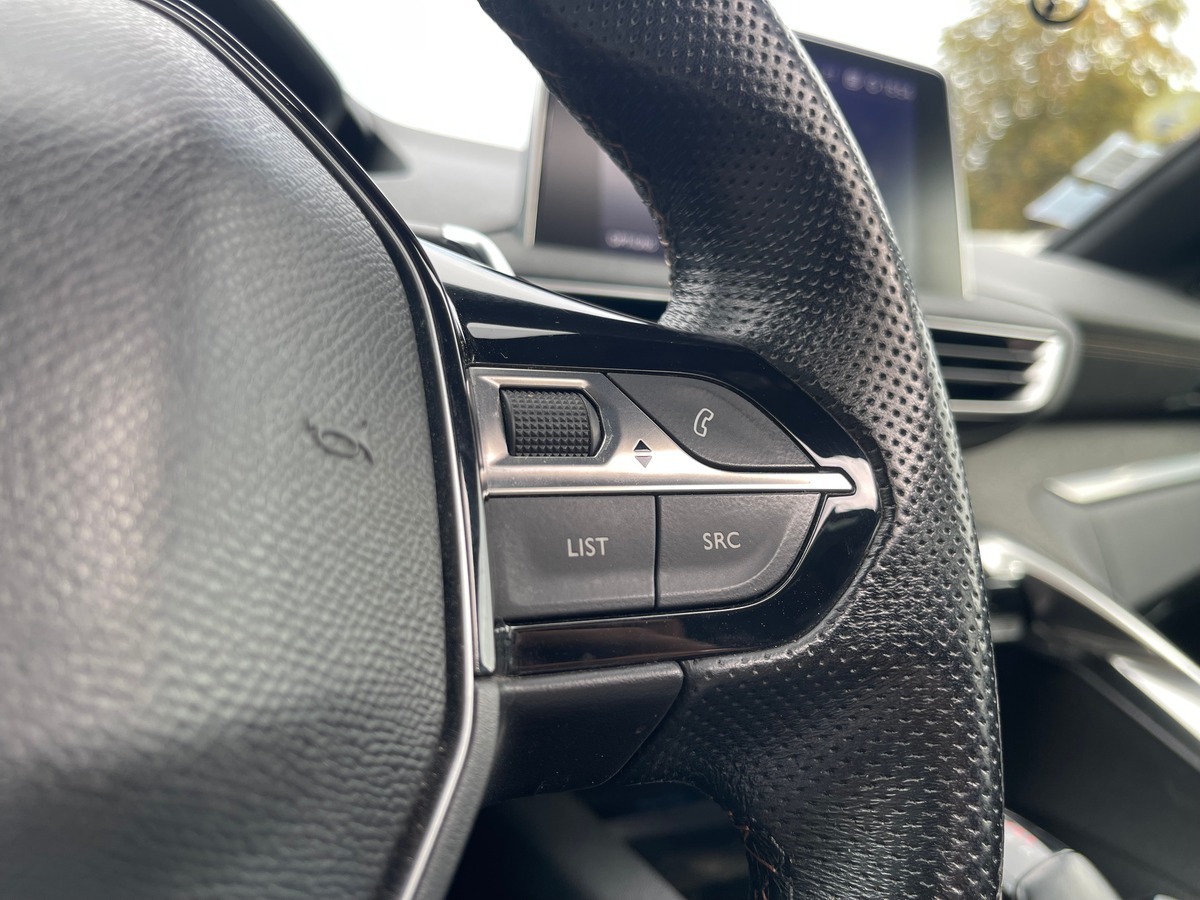 Peugeot 5008 Gt Line 1.5 BlueHDi EAT8 130 cv Boîte auto - Toit ouvrant / Audio FOCAL