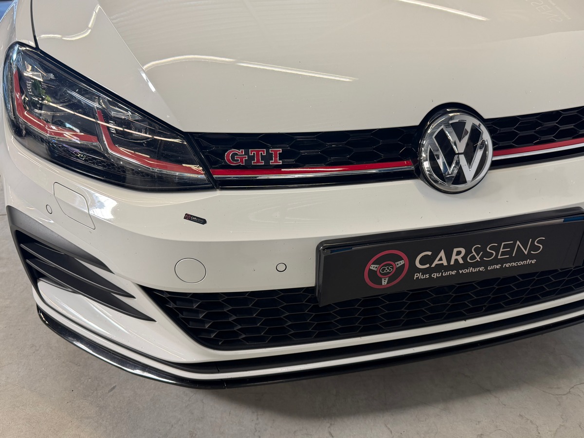 Volkswagen Golf VII - TCR / CarVertical / Echappement Akrapovic / Apple Carplay / Caméra