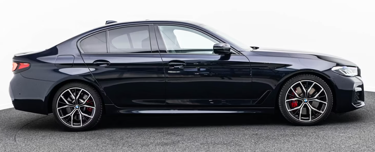 Bmw Série 5 M550iA xDrive 530ch M Performance/Harman-Kardon/Toit ouvrant/Laser/Innovation