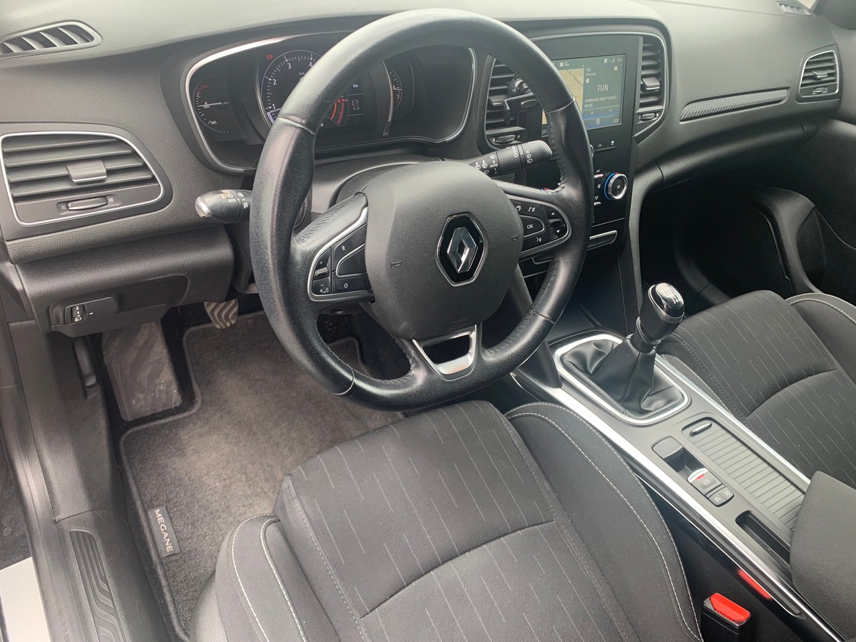RENAULT Megane IV 100 chevaux | Limited | Caméra de recul | Régulateur de vitesse | GPS | Bluetooth
