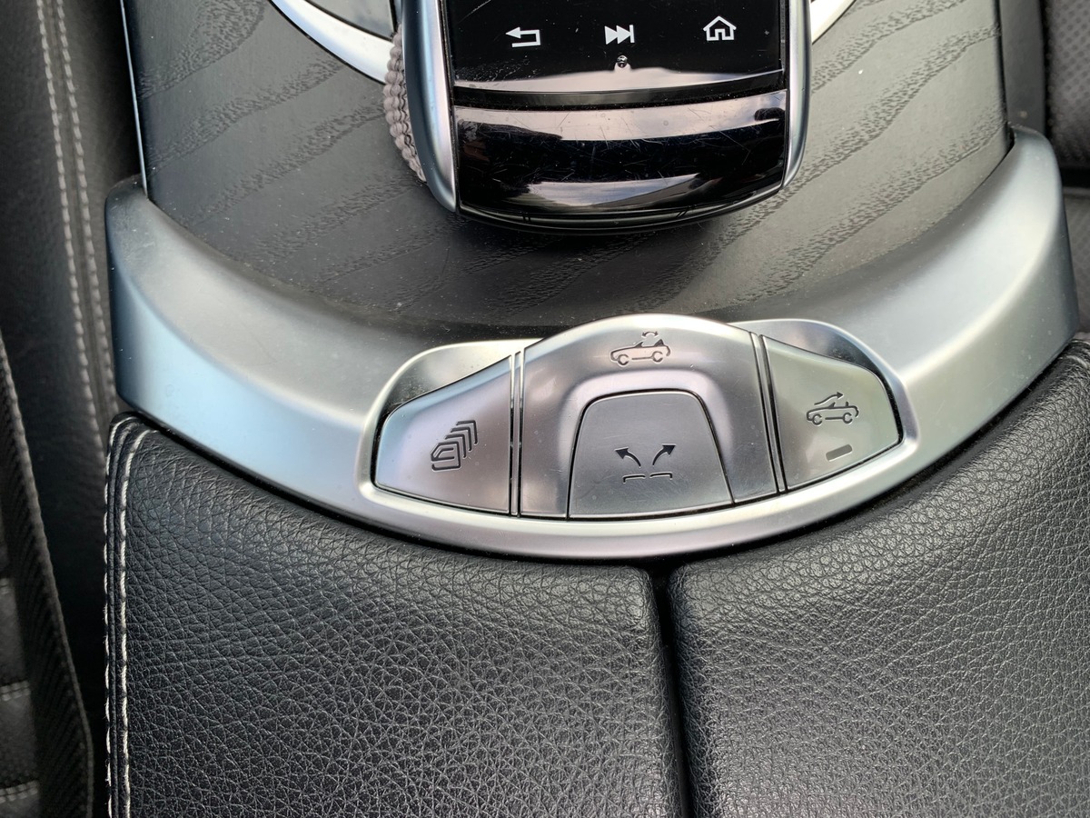 Mercedes-Benz Classe C Cabriolet 194 ch | AMG Line | Siéges électriques chauffants | Caméra de recul