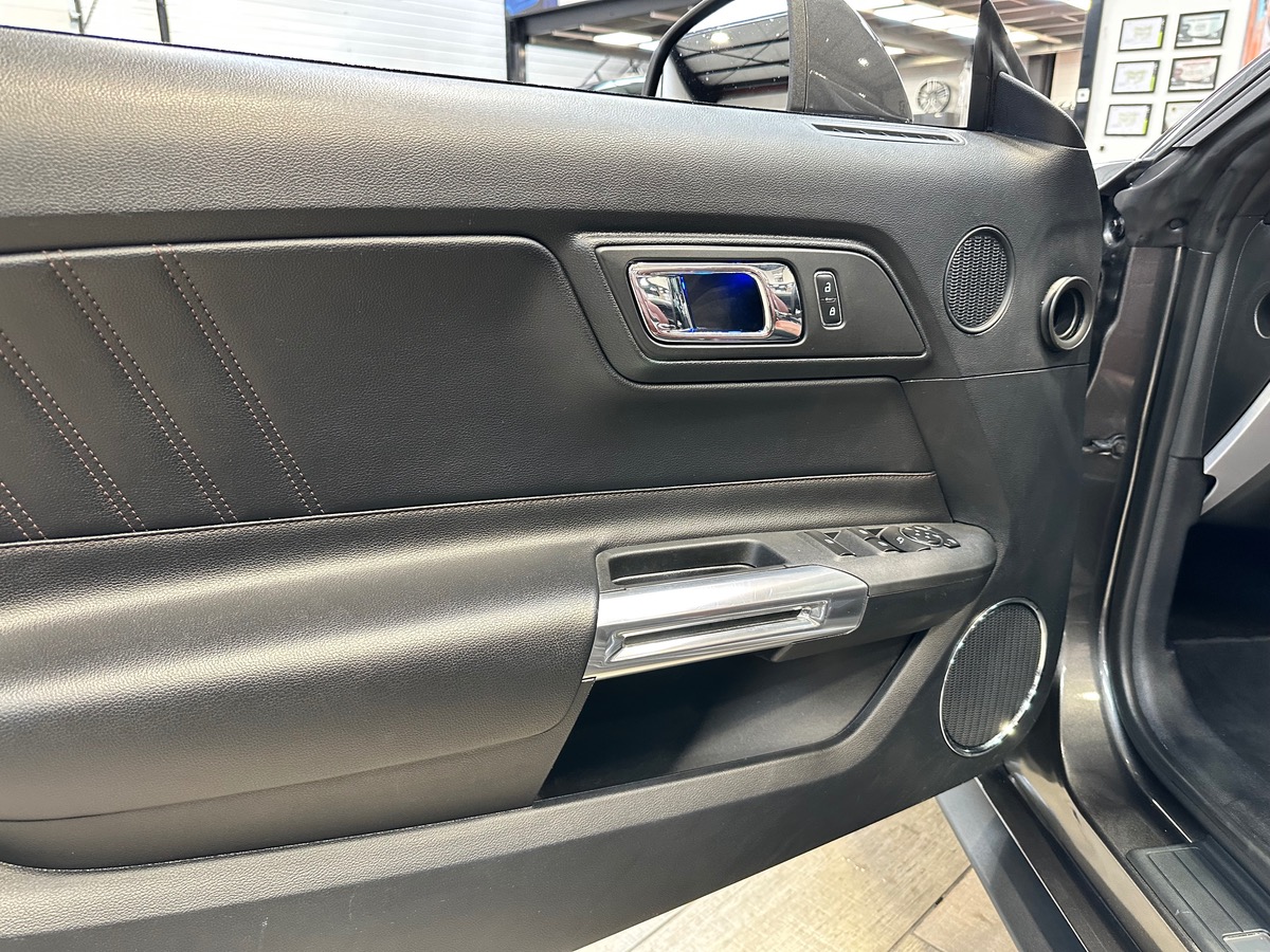 Ford Mustang GT Cabriolet 5.0 V8 421 BVA6 FR a