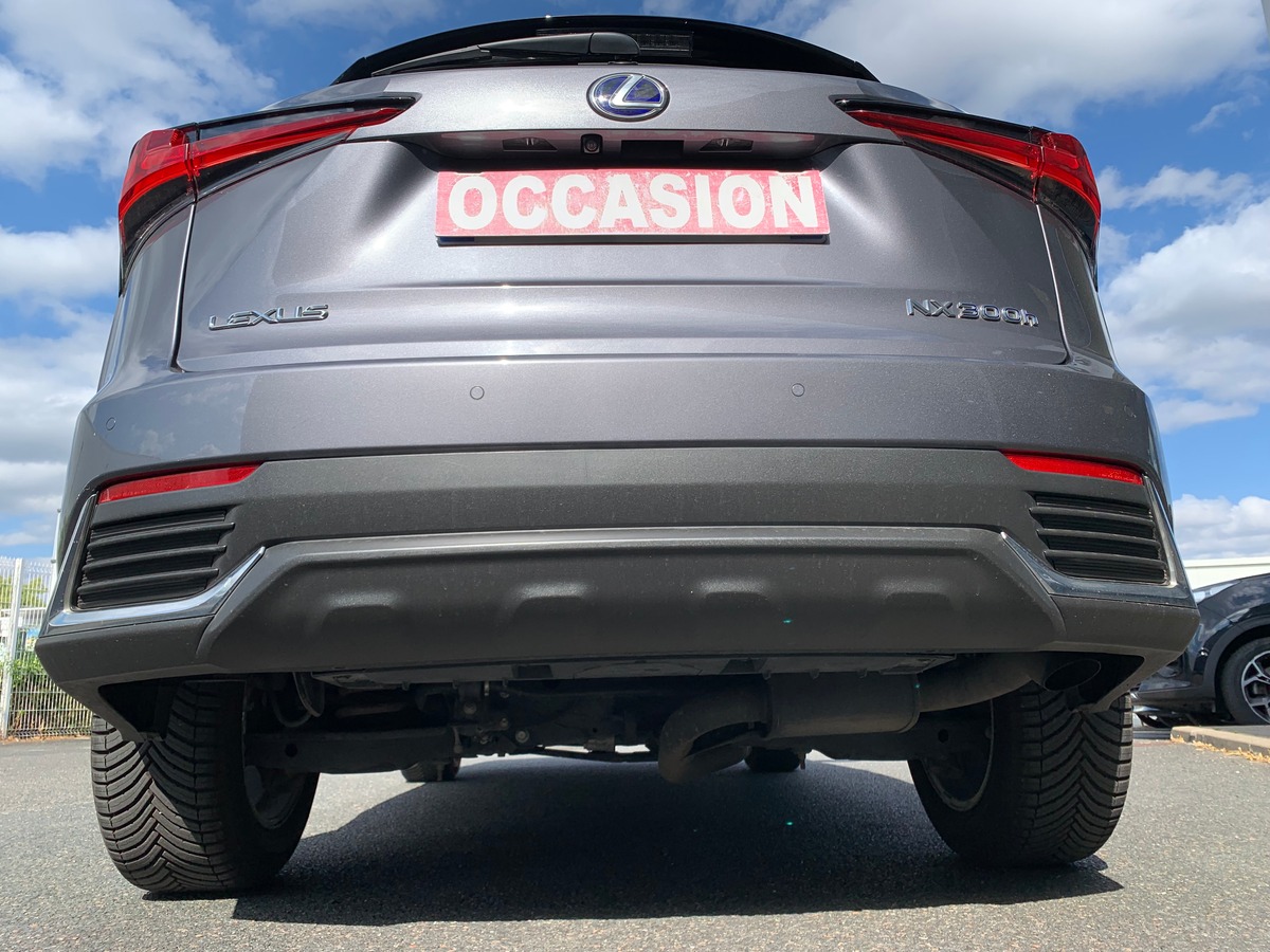 Lexus NX 300h 155 chevaux | Luxe | AWD | Caméra recul | Régulateur vitesse | GPS | Siéges chauffants