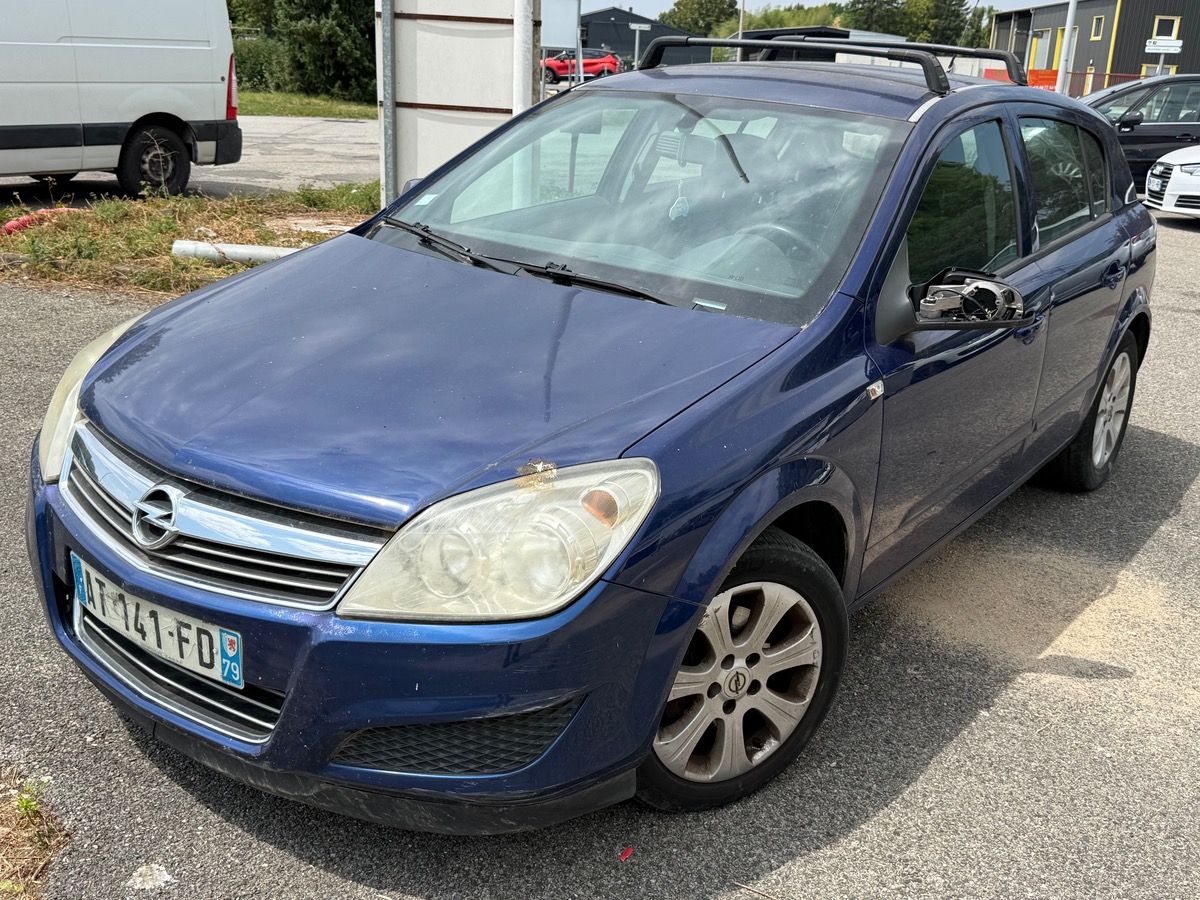 Opel Astra 1.7 cdti 100 CH / VENDU DANS L'ETAT / DEMARRE ET ROULE NIKELE