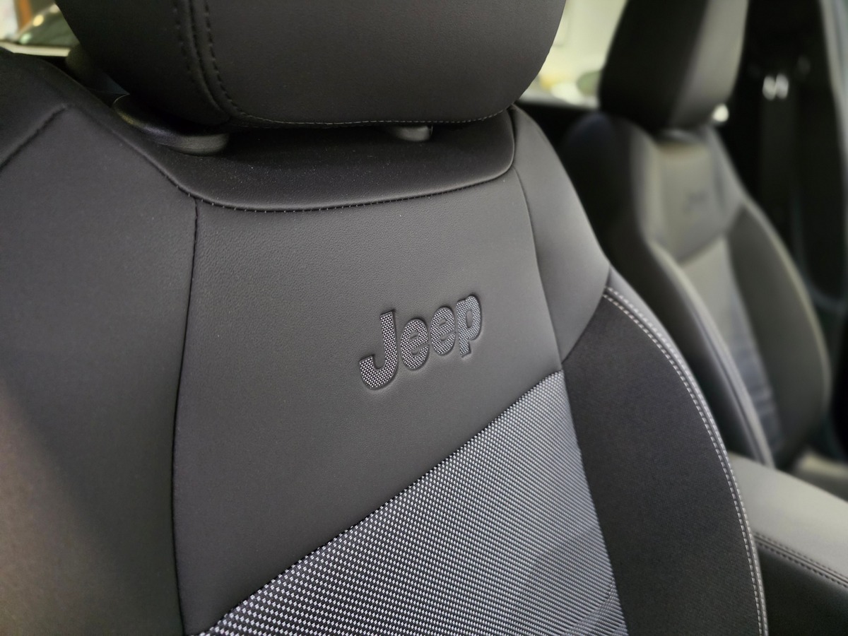 Jeep Avenger (2) 1.2 TURBO T3 100 E-HYBRID SUMMIT JBL / CAMERA C