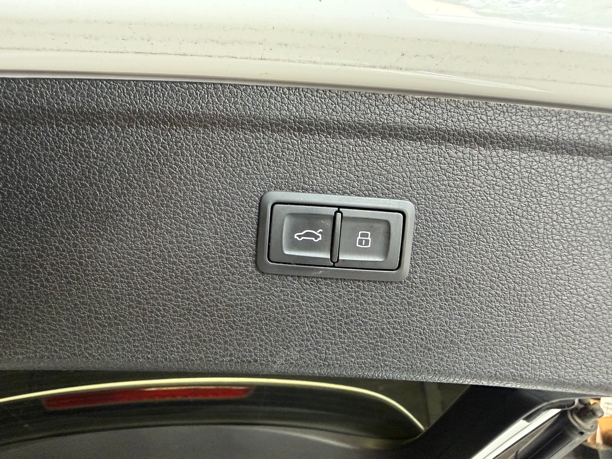Audi Q5 55 TFSI e 367ch S line quattro S tronic 7 Toit Panoramique Ouvrant / Caméra de recul