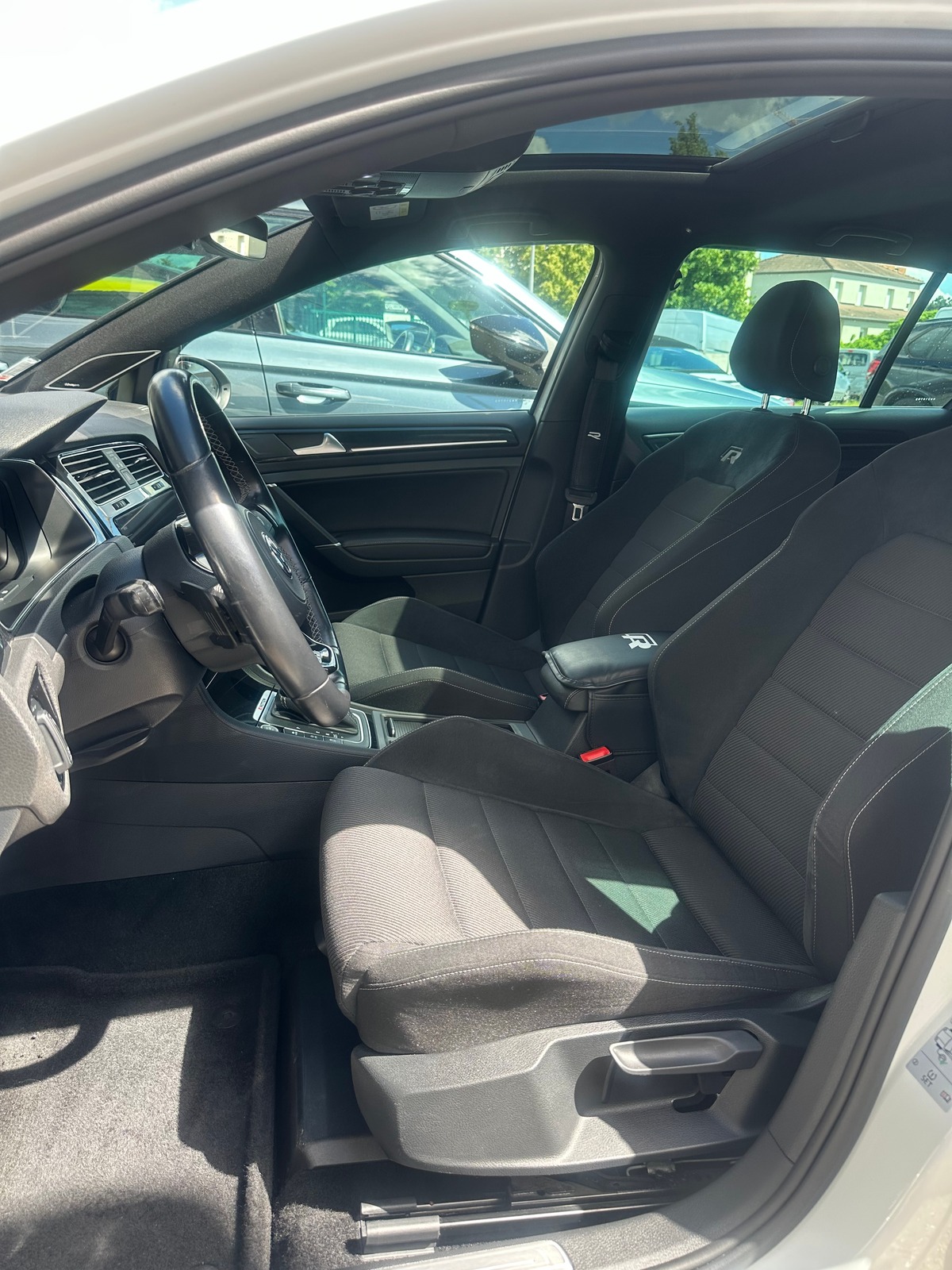 Volkswagen Golf 2.0 TSi 300 CH AKRAPOVIC