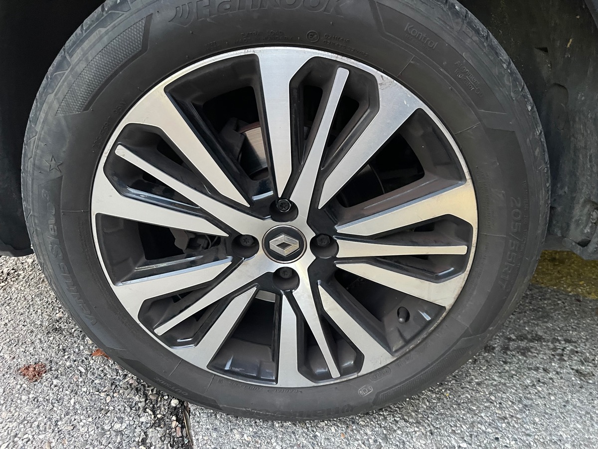 RENAULT Captur 1.5 DCI 110 CV / Initiale Paris /Phase 2 / Pack Bose /Attelage / Caméra /