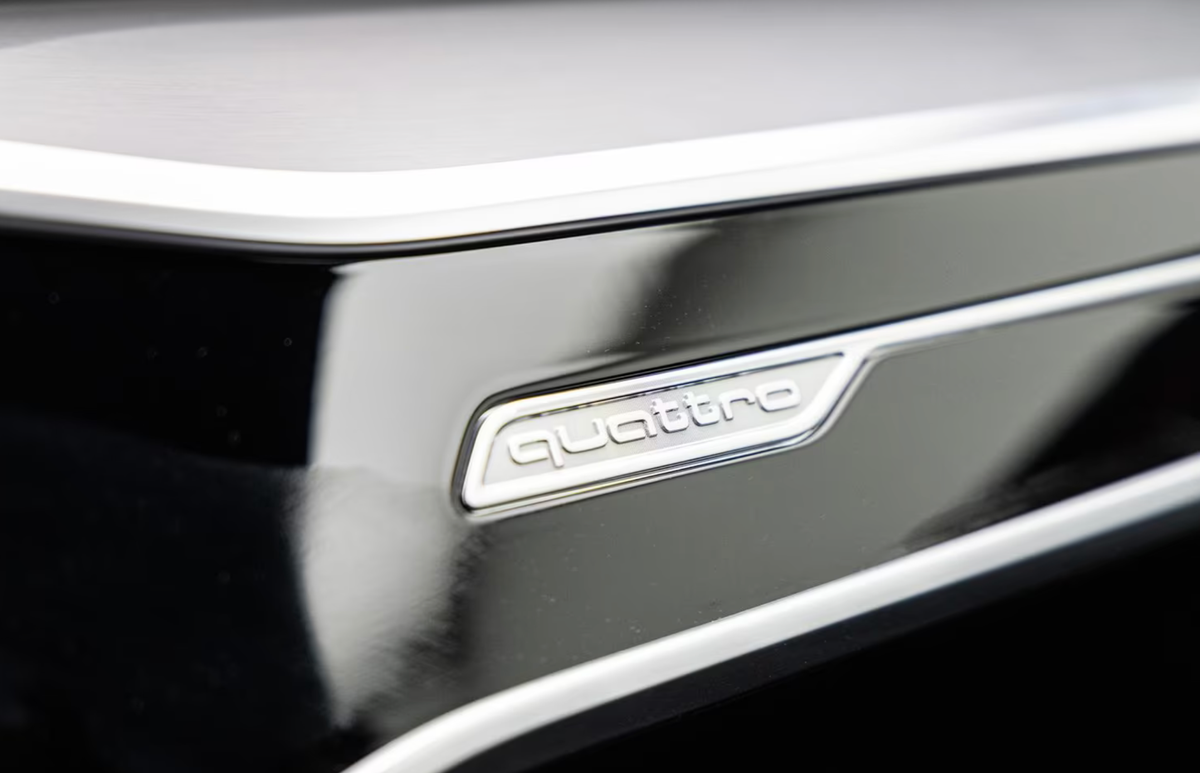 Audi A6 Avant 55 TFSI 340ch S line quattro S tronic 7/Caméra/Matrix/VO allemand/Malus 8700e