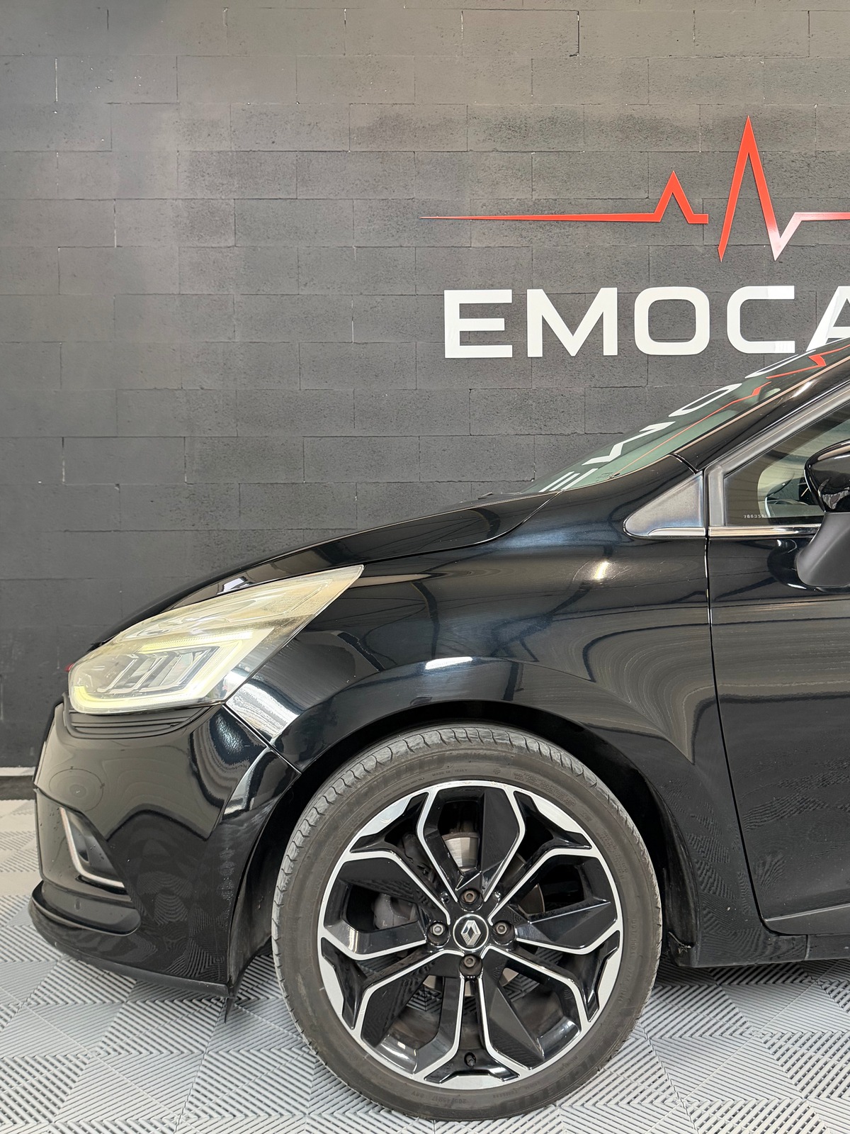 RENAULT Clio IV ESTATE INTENS 1.5 dci 110ch