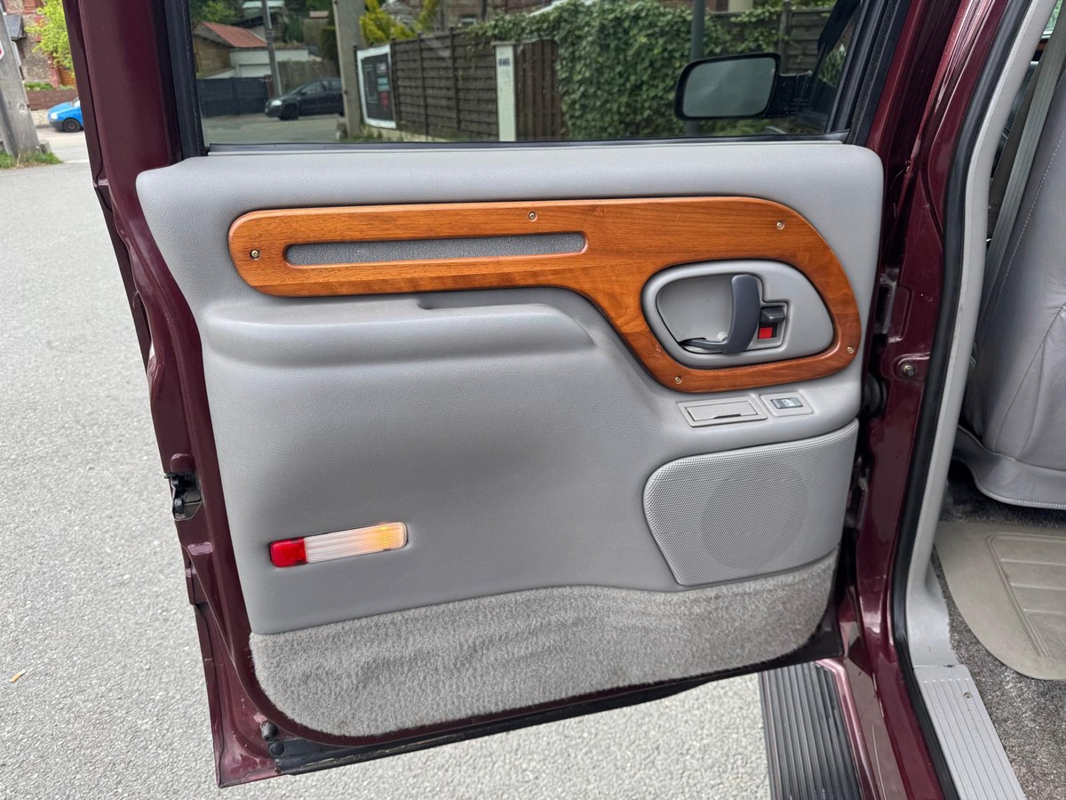 Chevrolet Suburban STARCRAFT 1500 5.7 V8 250cv 7 places